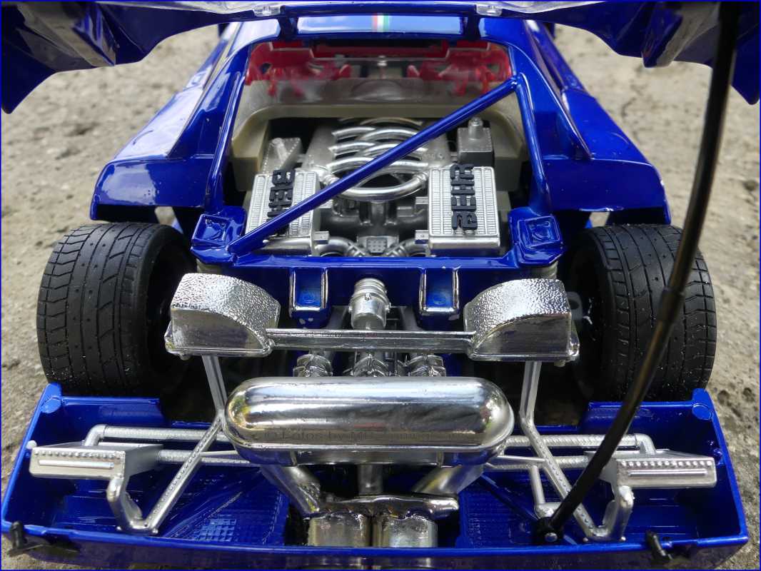 1:18 Ferrari F40 GTO + 3tlg.BBS Alu-Felgen + BBR Vitrine = UNIKAT